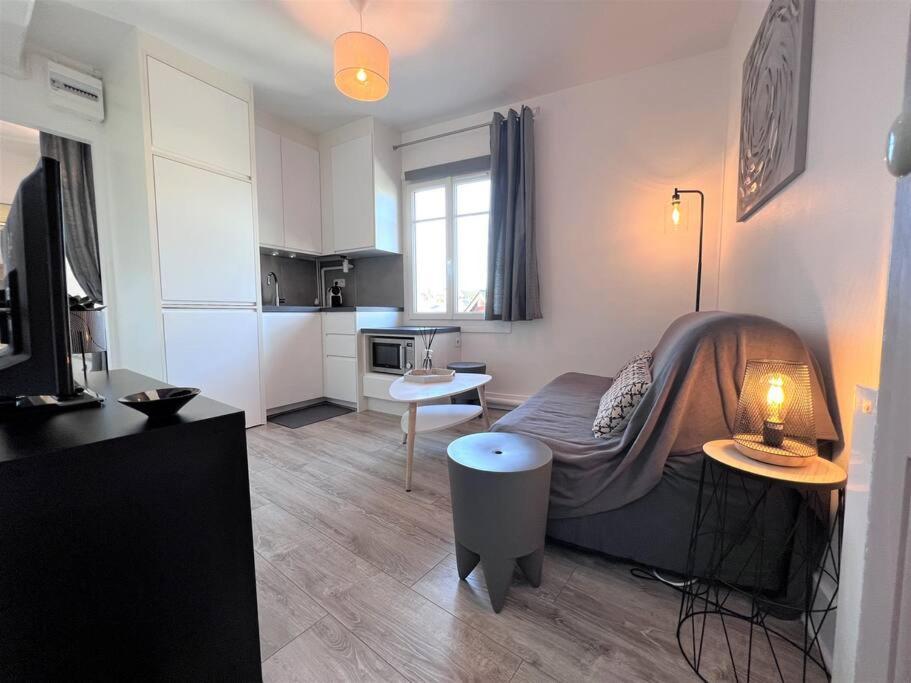 Le Cyrano, Deauville - App. T2 Proche De La Mer Exterior foto